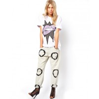 Nothing makes a statement like a pop-art printed top. ASOS Oversized T-Shirt with Pop Art Lips Print, $21.90. http://www.asos.com/au/ASOS/ASOS-Oversized-T-Shirt-with-Pop-Art-Lips-Print/Prod/pgeproduct.aspx?iid=2851086&SearchQuery=pop%20art&sh=0&pge=0&pges