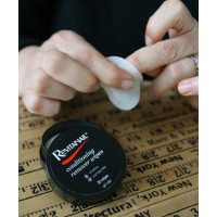 Revitanail® conditioning remover wipes can live in your handbag.